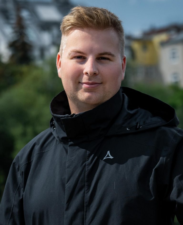 Julian Haberl, Gründer von JH-Creative, im Portrait – professioneller Foto- und Videograf aus Tirol.
